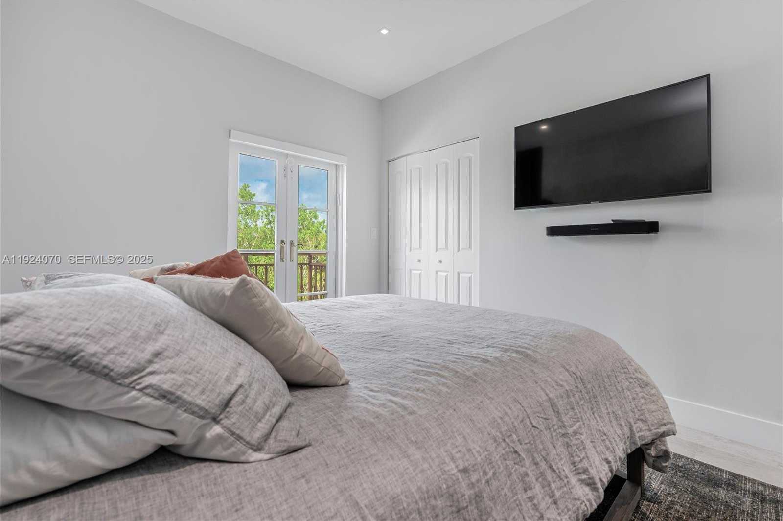 Small Image of 18460 NORTH EAST 30TH AVE #18460, Aventura Number 31