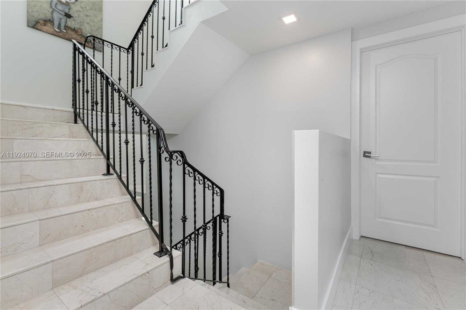 Small Image of 18460 NORTH EAST 30TH AVE #18460, Aventura Number 37