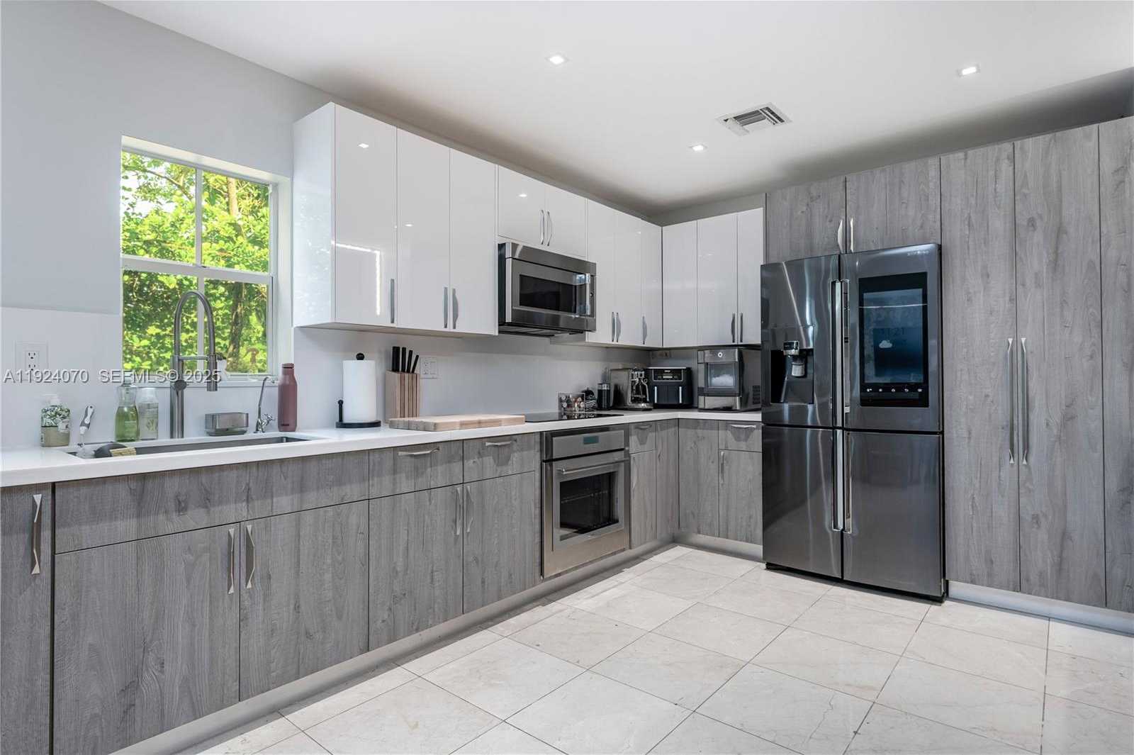 Small Image of 18460 NORTH EAST 30TH AVE #18460, Aventura Number 8