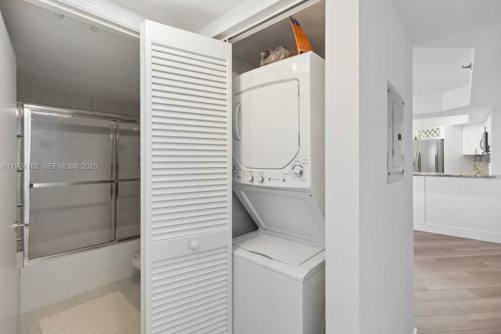 Small Image of 6767 COLLINS AVE #909, Miami Beach Number 16