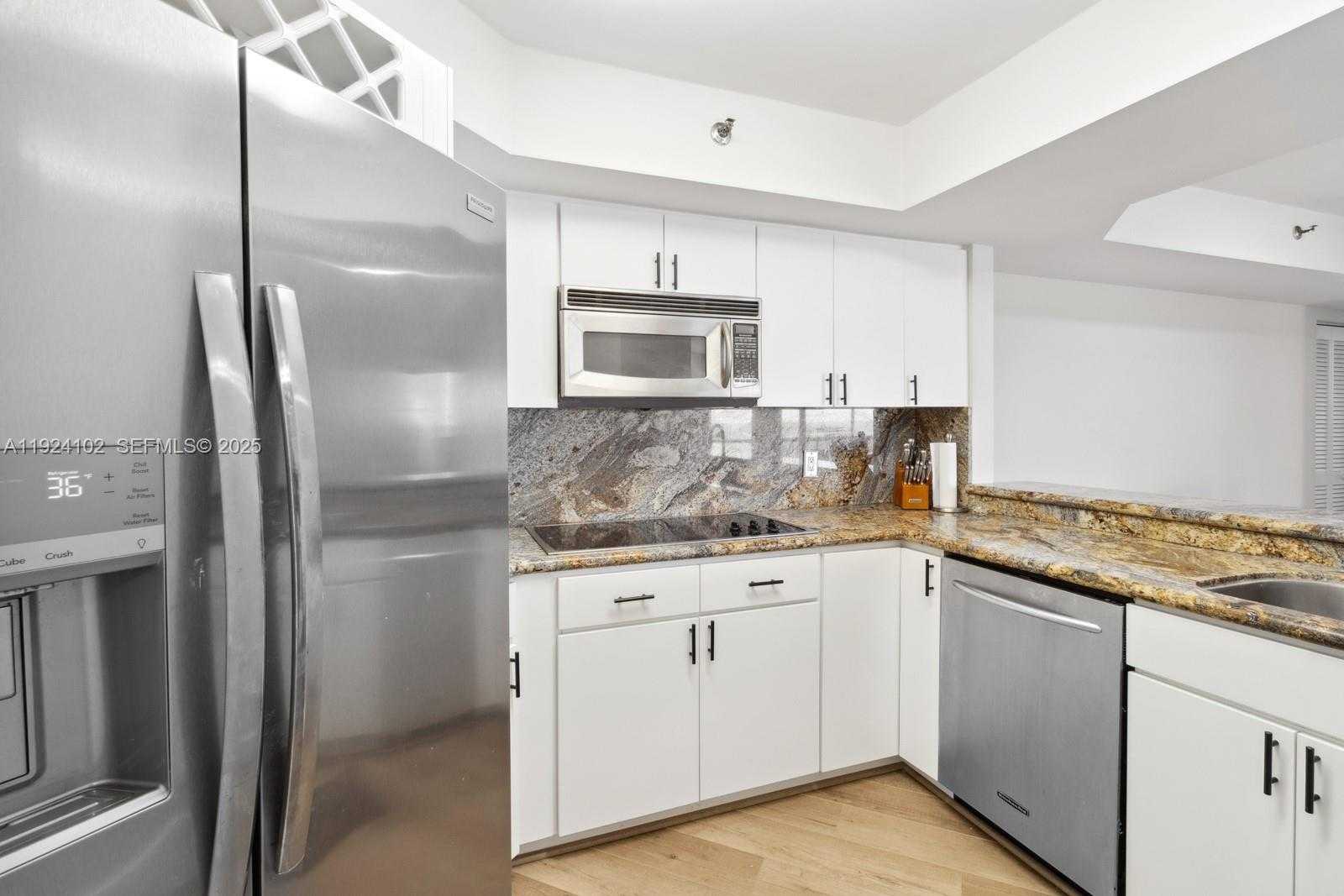 Small Image of 6767 COLLINS AVE #909, Miami Beach Number 7