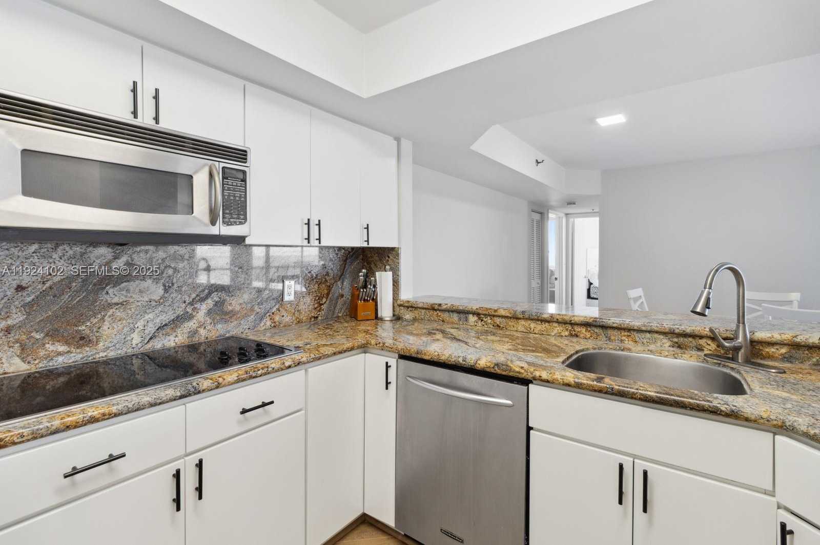 Small Image of 6767 COLLINS AVE #909, Miami Beach Number 8