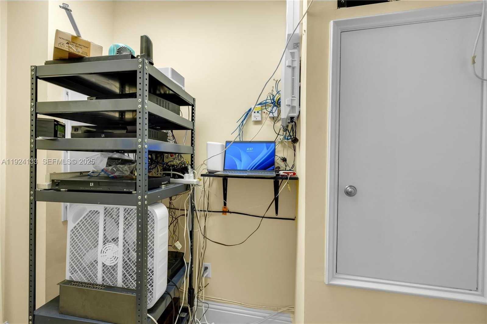 Imagen de Pequeño Objeto