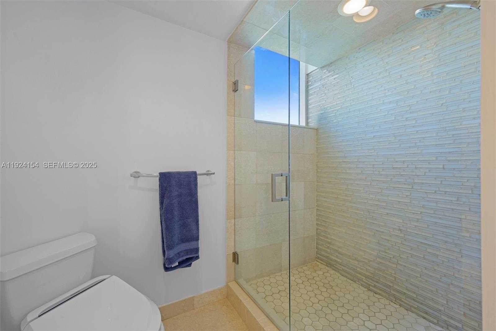 Small Image of 3370 HIDDEN BAY DR #1606, Aventura Number 18