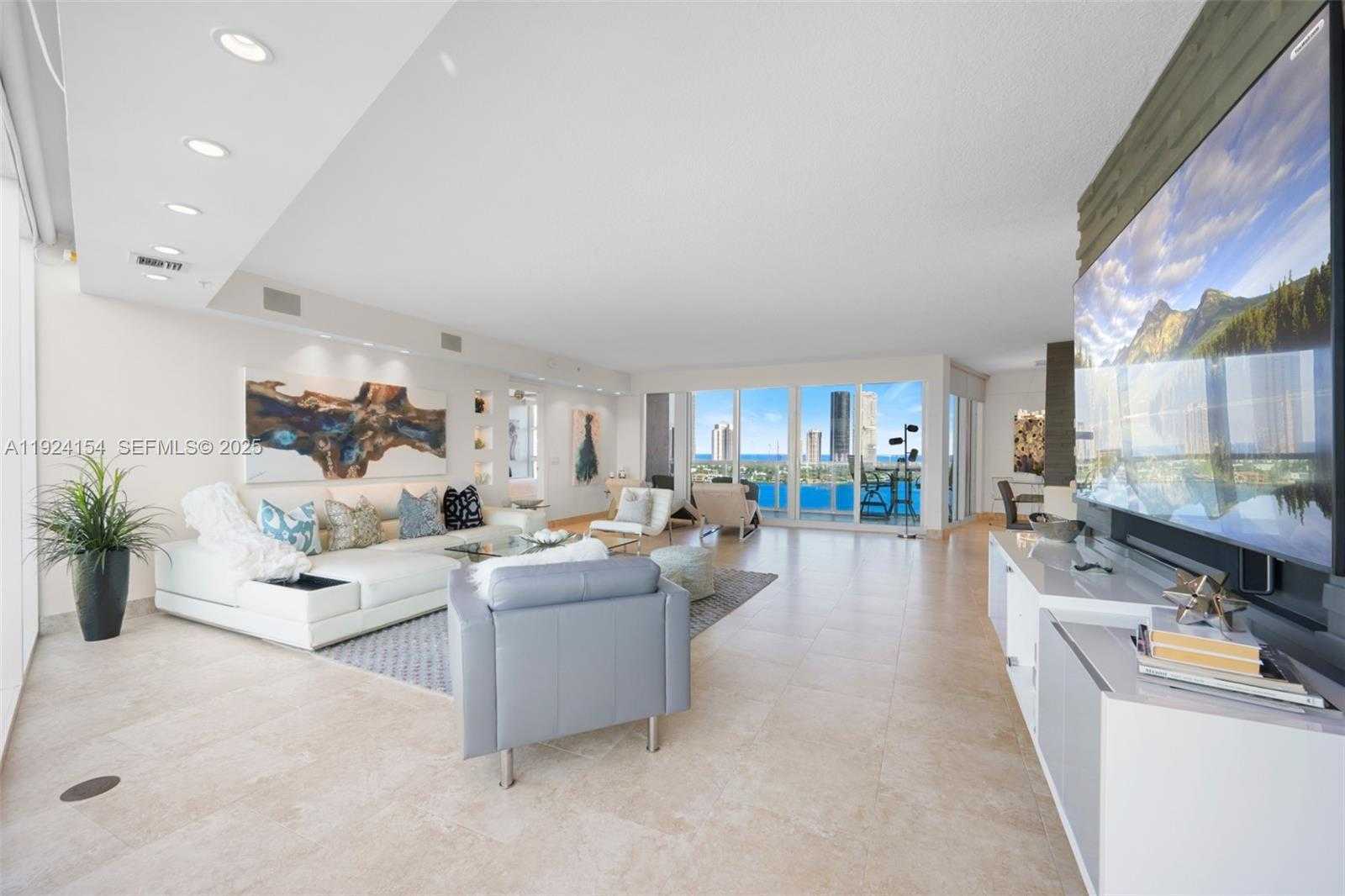Small Image of 3370 HIDDEN BAY DR #1606, Aventura Number 4