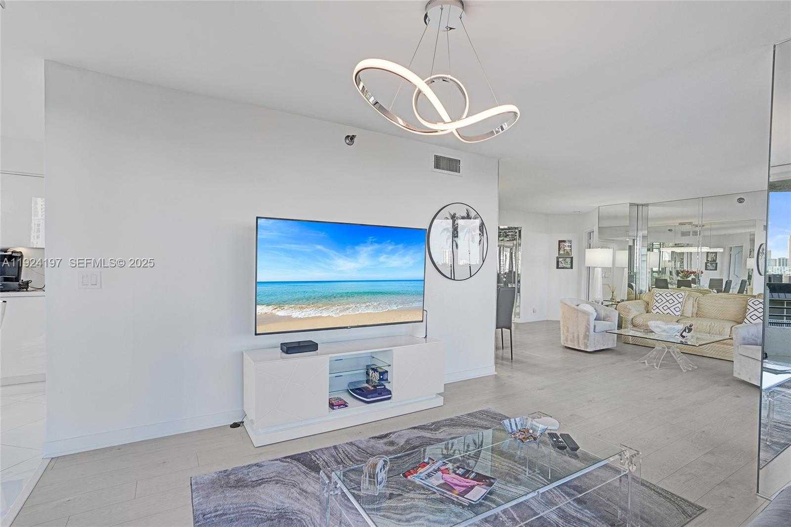 Imagen de Pequeño Objeto