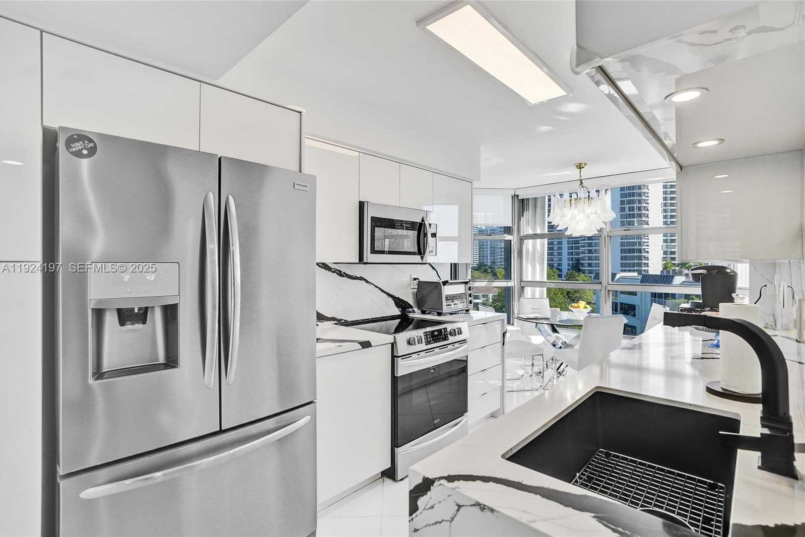 Imagen de Pequeño Objeto