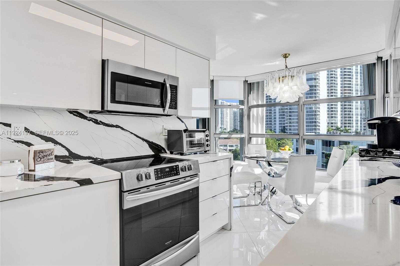 Imagen de Pequeño Objeto