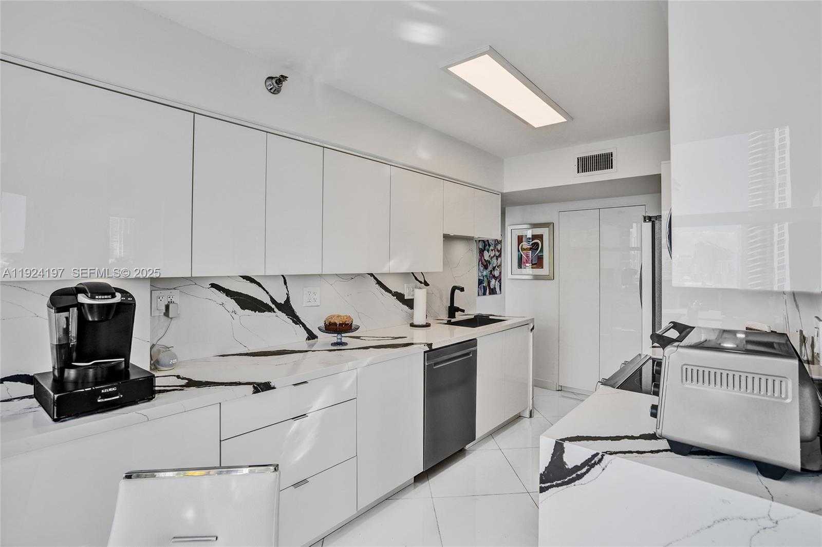 Imagen de Pequeño Objeto