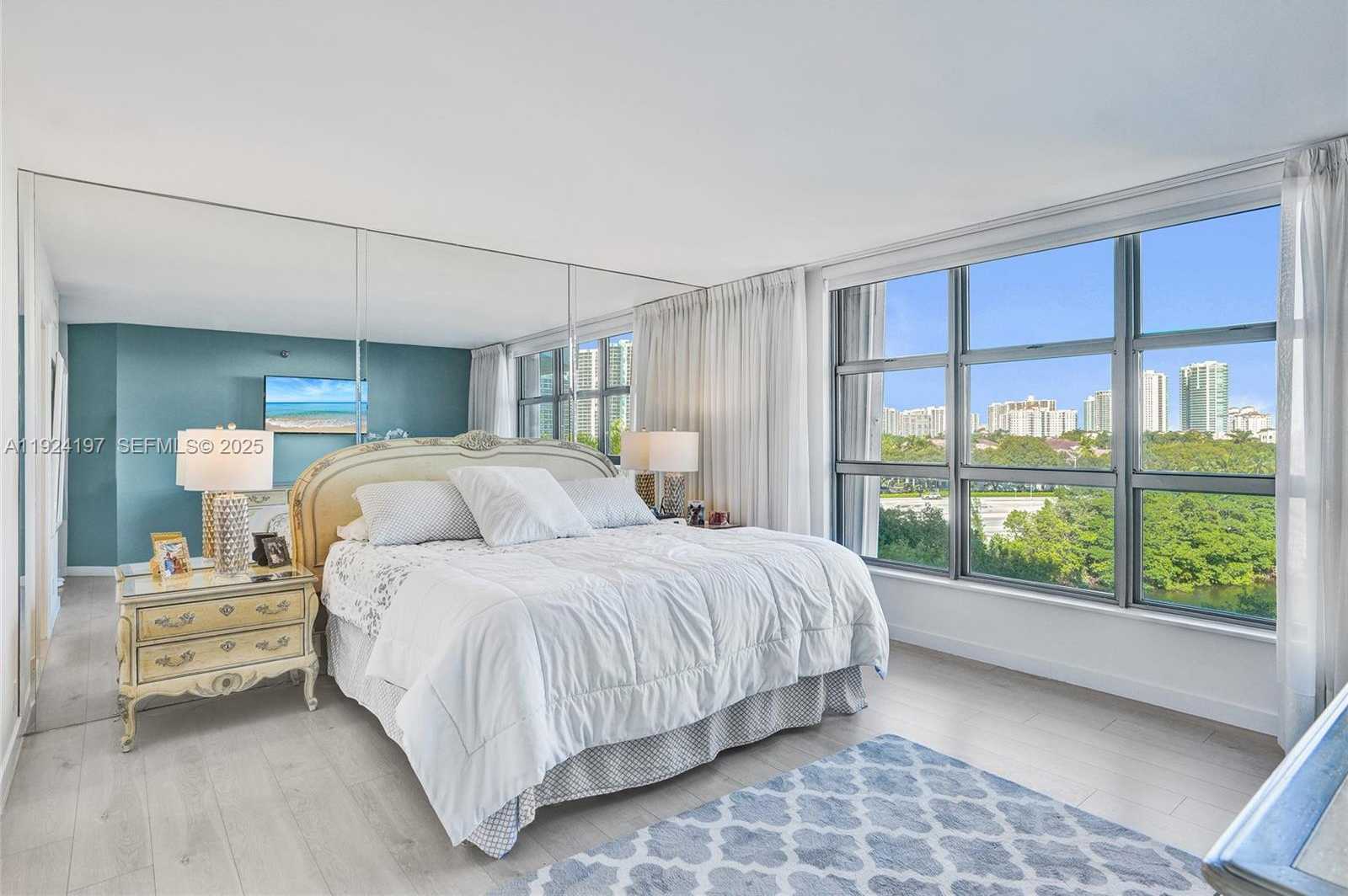 Imagen de Pequeño Objeto