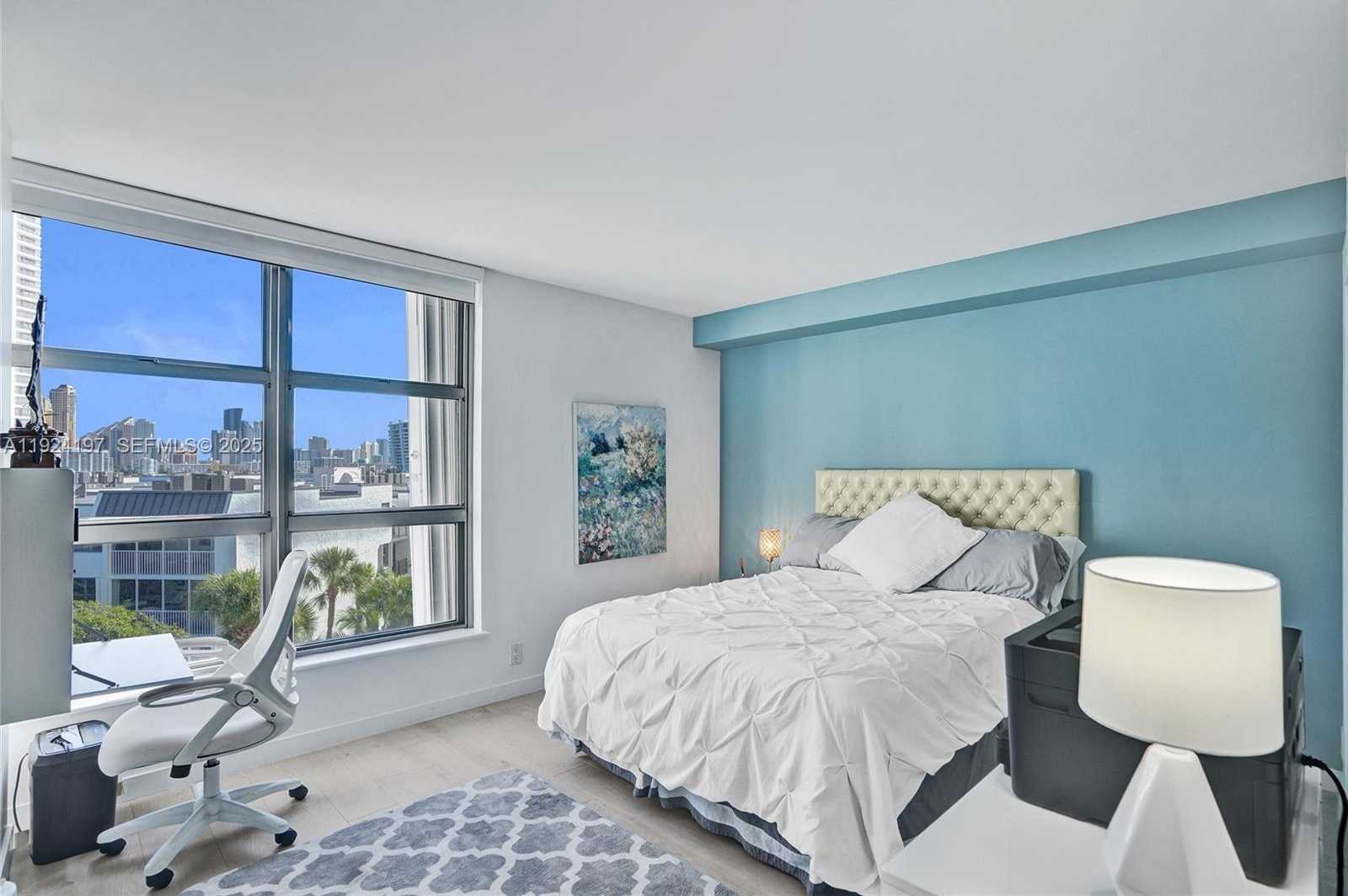 Imagen de Pequeño Objeto