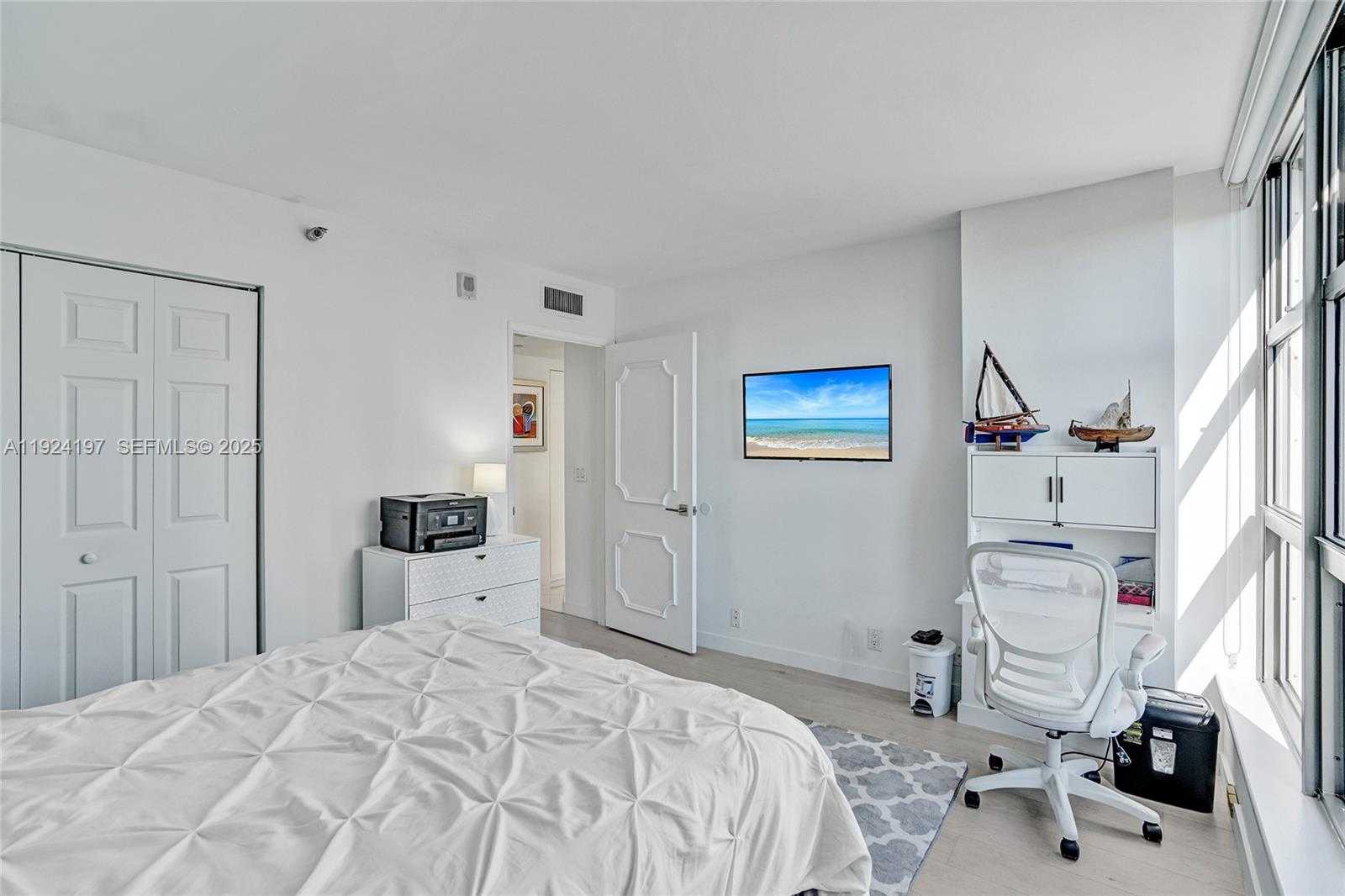 Imagen de Pequeño Objeto