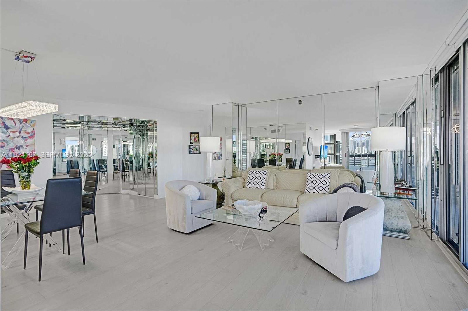 Imagen de Pequeño Objeto