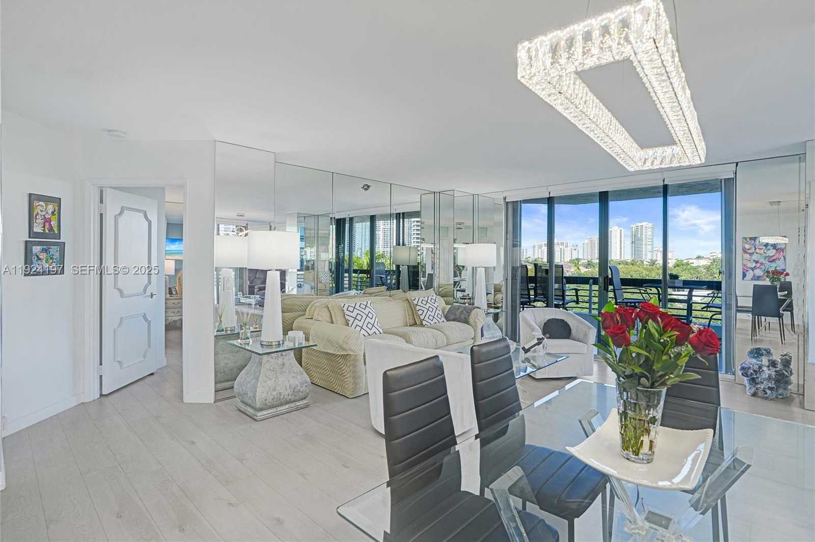 Imagen de Pequeño Objeto