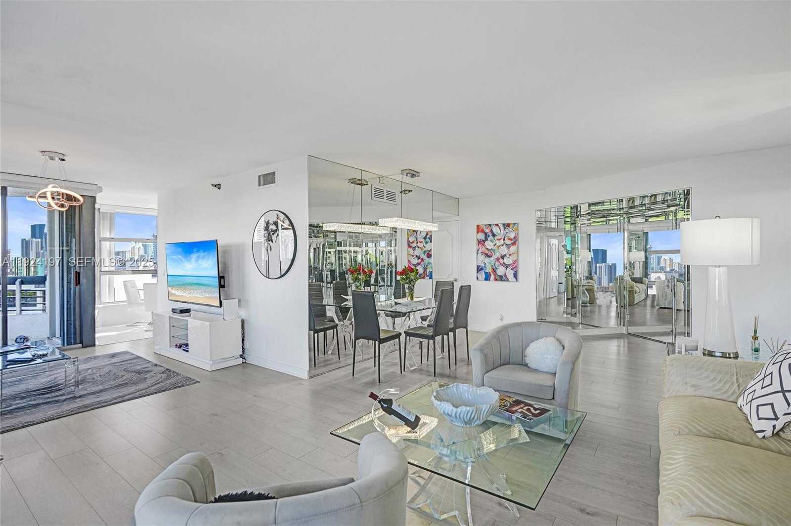 Imagen de Pequeño Objeto