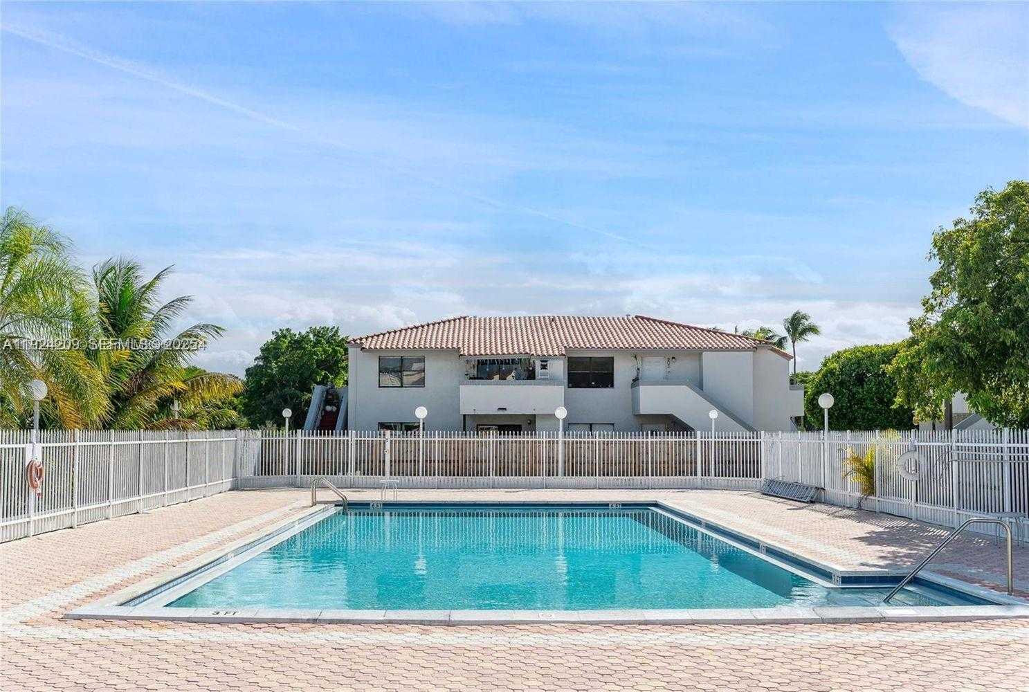 Small Image of 14915 SOUTH WEST 80TH ST #112, Miami Number 25