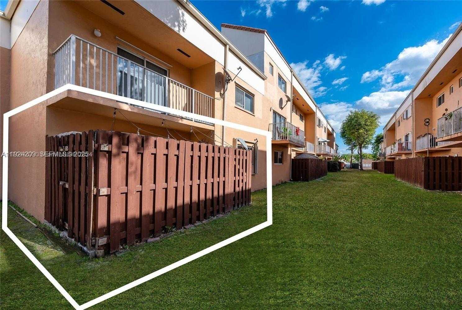 Small Image of 14915 SOUTH WEST 80TH ST #112, Miami Number 4