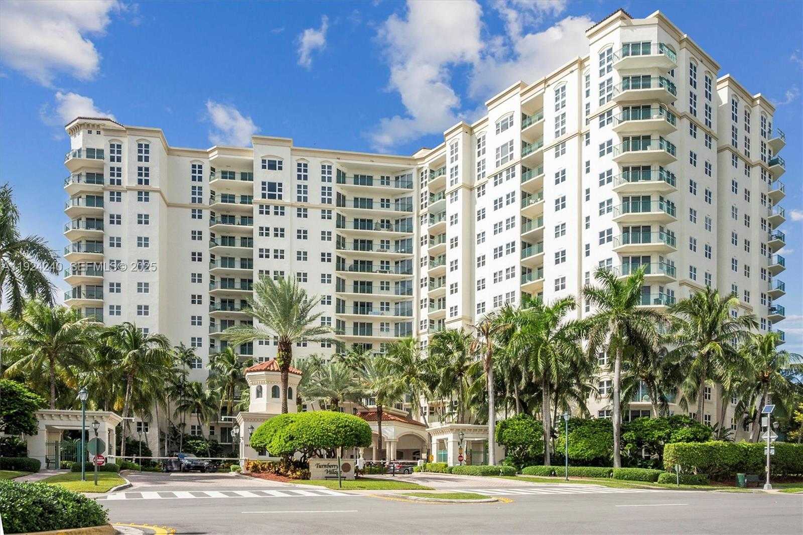 Small Image of 20000 EAST COUNTRY CLUB DR #302, Aventura Number 11