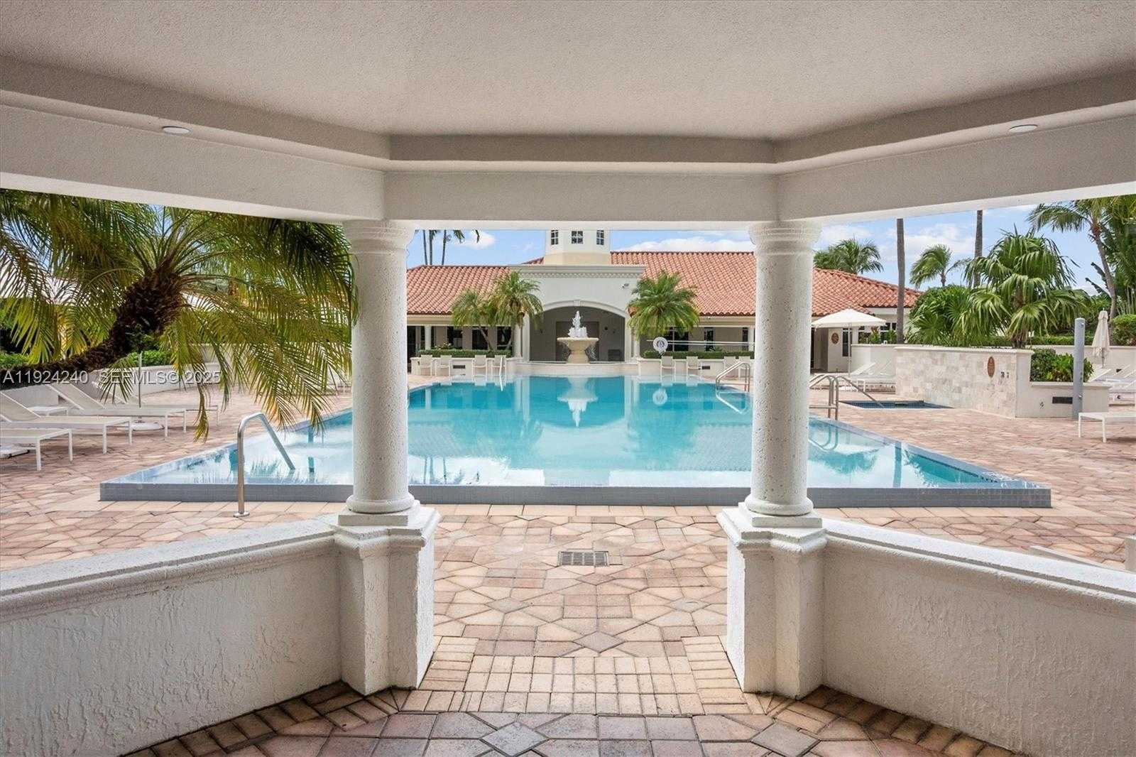 Small Image of 20000 EAST COUNTRY CLUB DR #302, Aventura Number 14