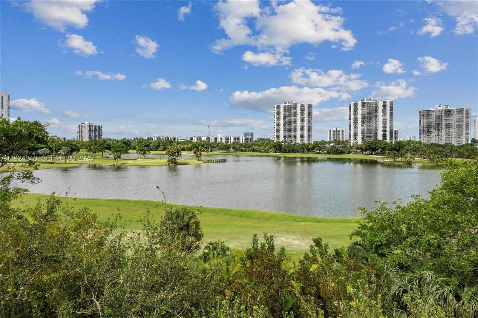 Small Image of 20000 EAST COUNTRY CLUB DR #302, Aventura Number 16