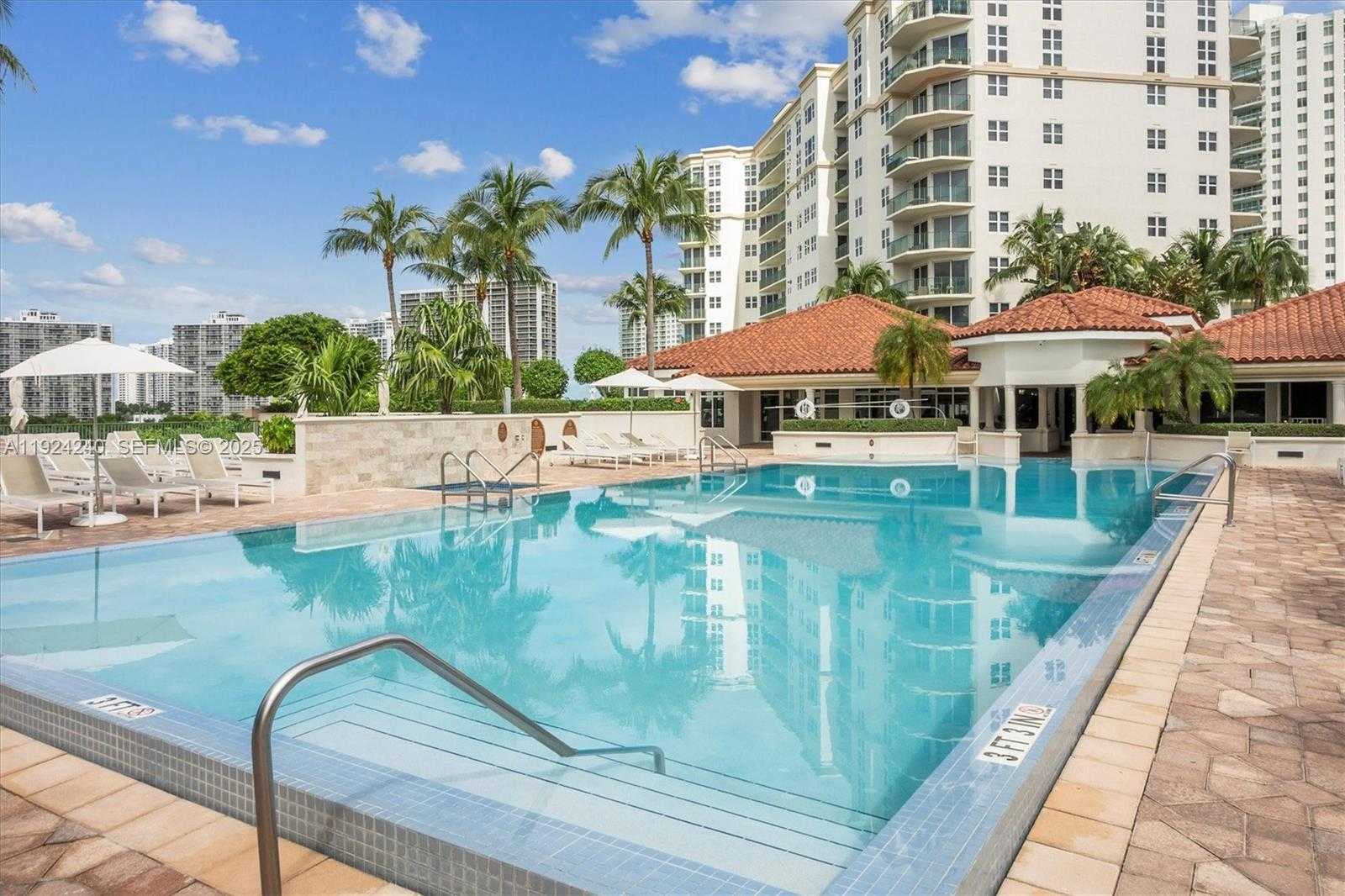Small Image of 20000 EAST COUNTRY CLUB DR #302, Aventura Number 3