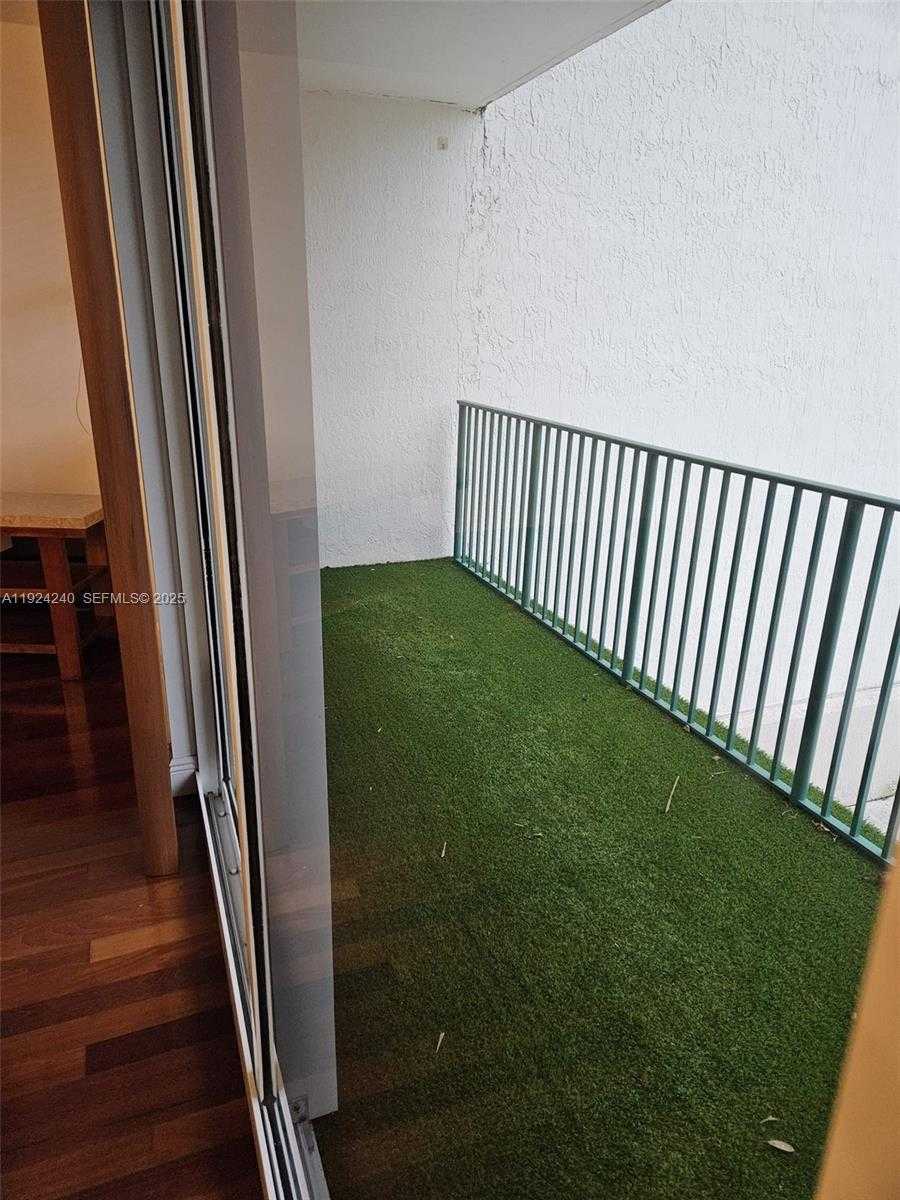 Small Image of 20000 EAST COUNTRY CLUB DR #302, Aventura Number 31