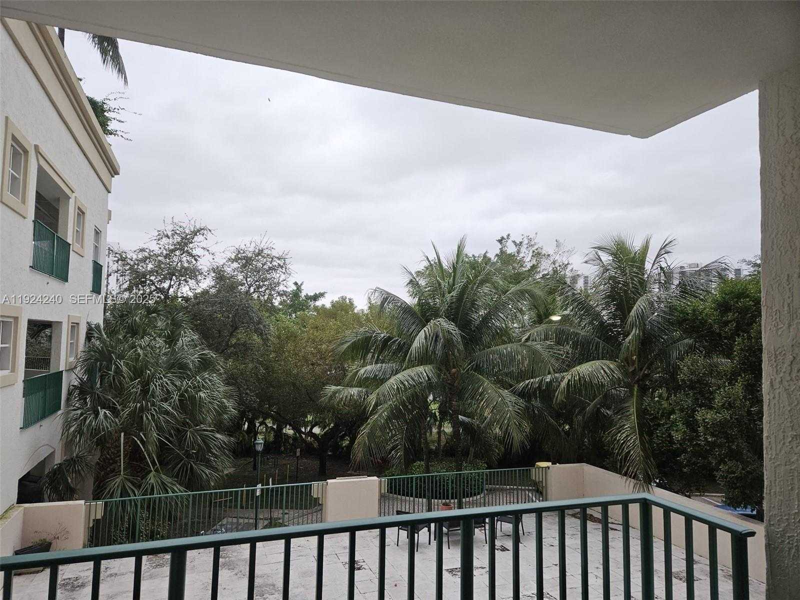 Small Image of 20000 EAST COUNTRY CLUB DR #302, Aventura Number 32
