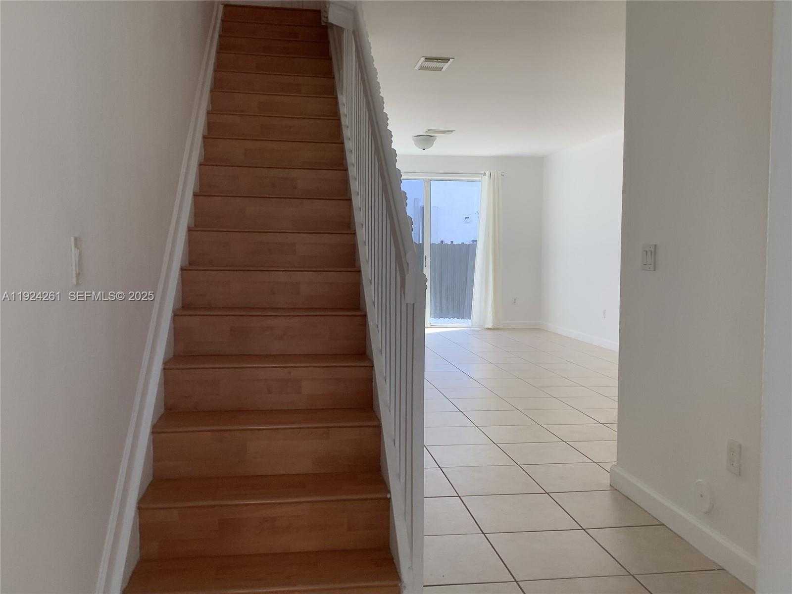 Small Image of 5460 NORTH WEST 107TH AVE #105, Doral Number 10