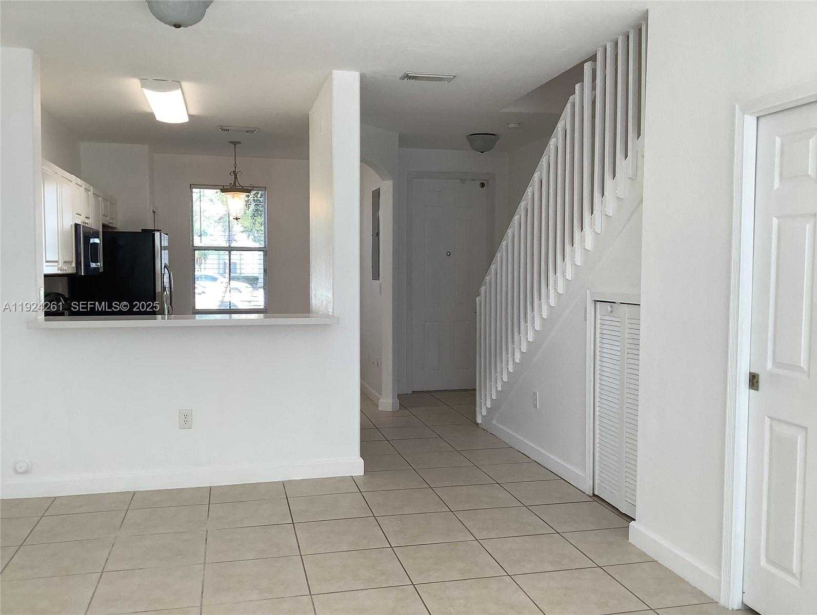 Small Image of 5460 NORTH WEST 107TH AVE #105, Doral Number 11
