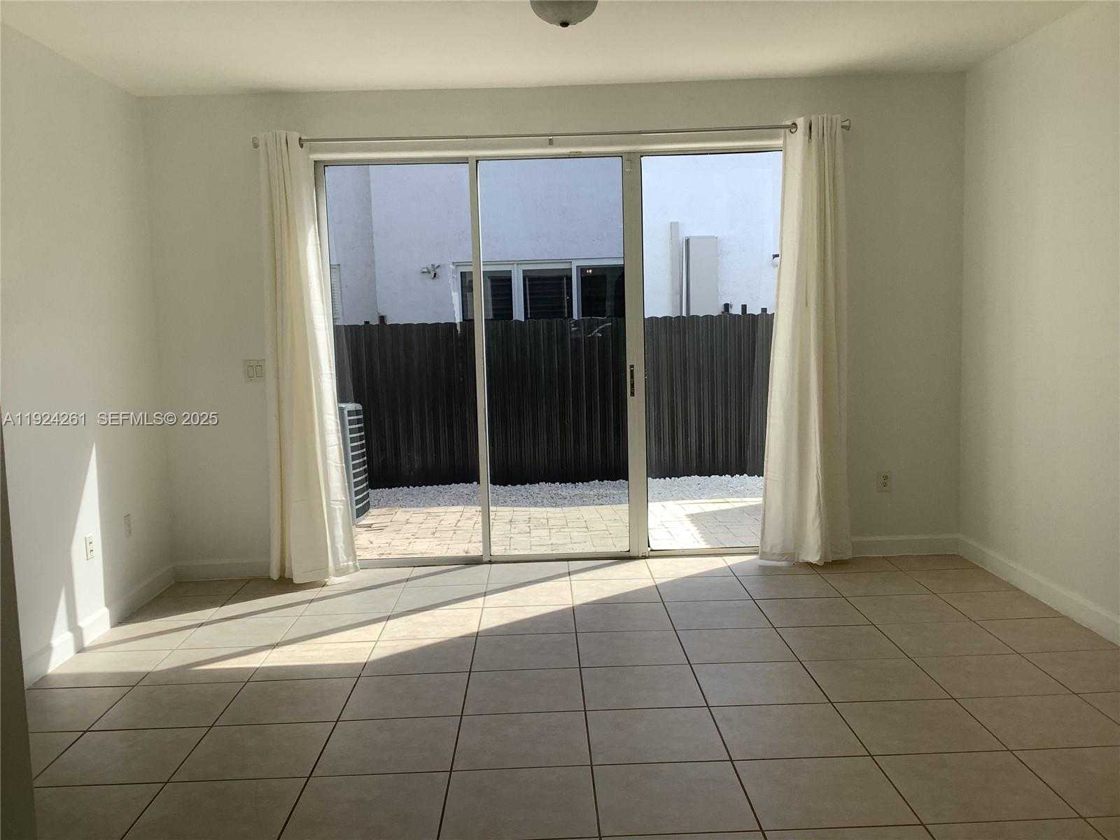 Small Image of 5460 NORTH WEST 107TH AVE #105, Doral Number 3