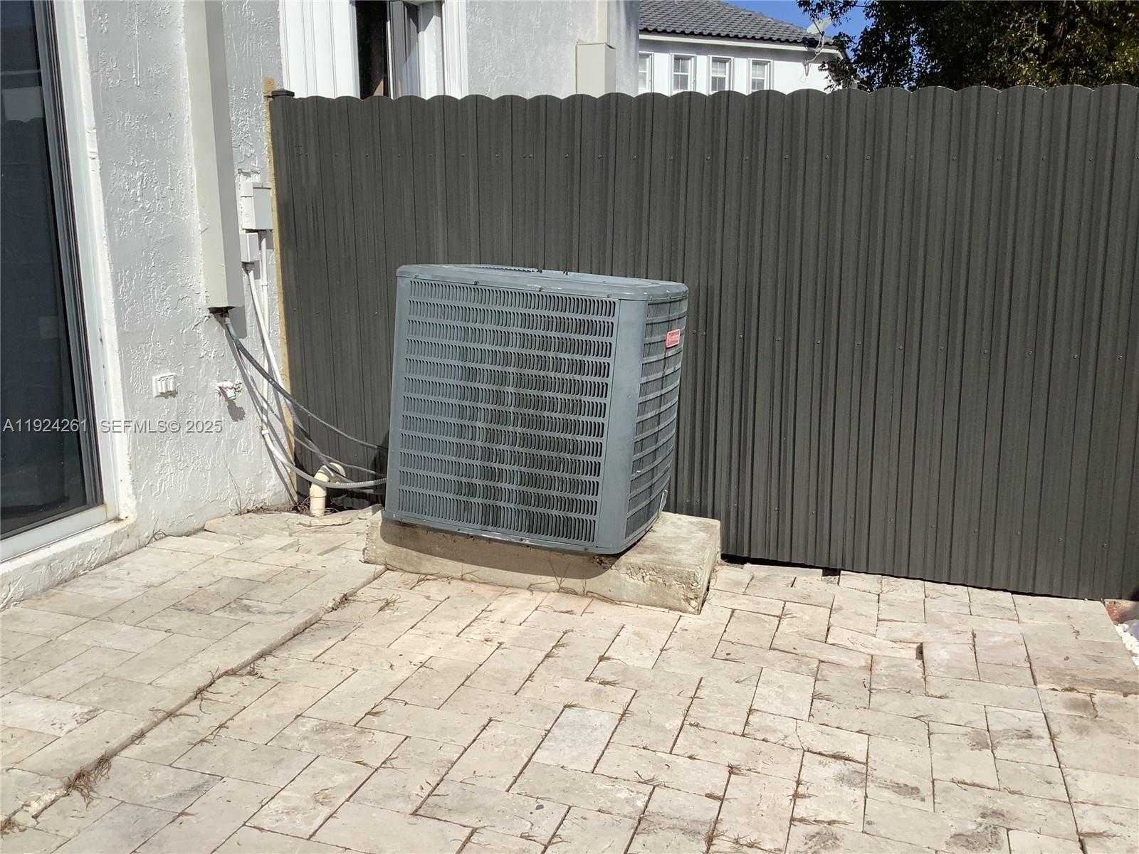 Small Image of 5460 NORTH WEST 107TH AVE #105, Doral Number 9