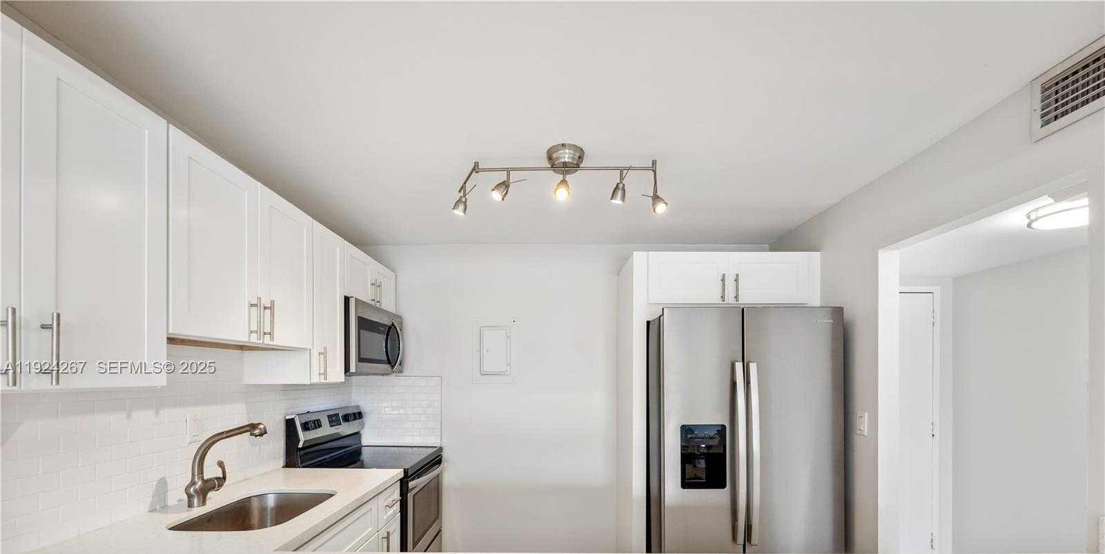 Small Image of 16740 NORTH EAST 9TH AVE #203, North Miami Beach Number 7