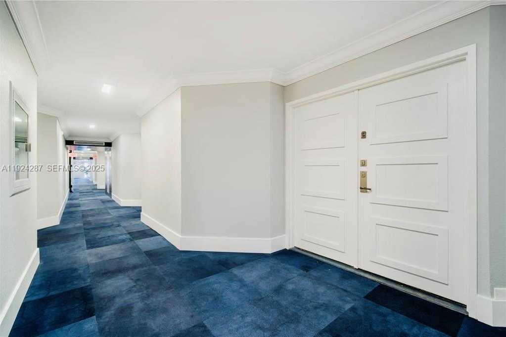 Small Image of 6423 COLLINS AVE #207, Miami Beach Number 23