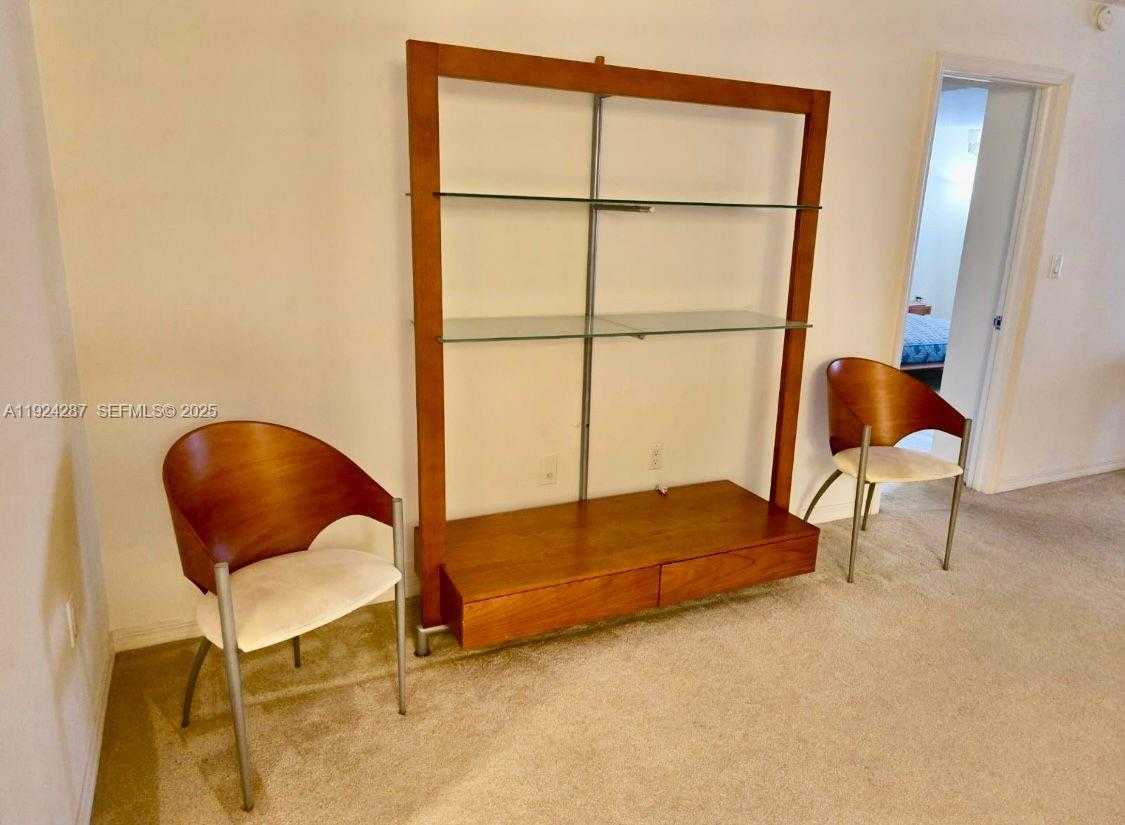 Small Image of 6423 COLLINS AVE #207, Miami Beach Number 7