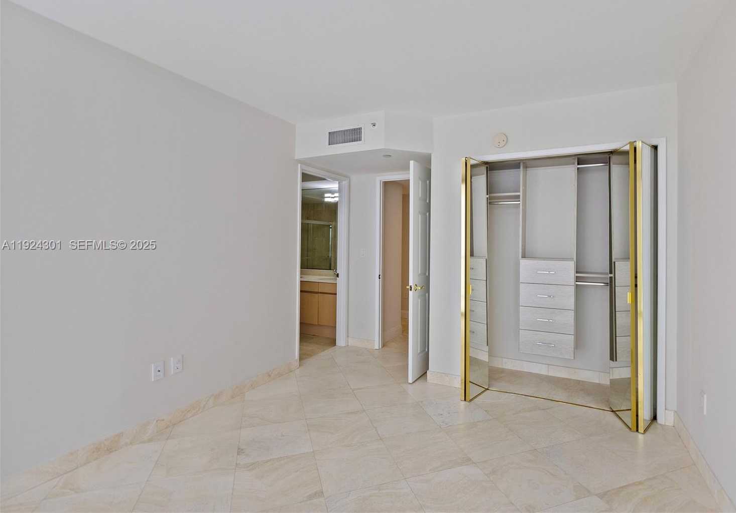 Imagen de Pequeño Objeto