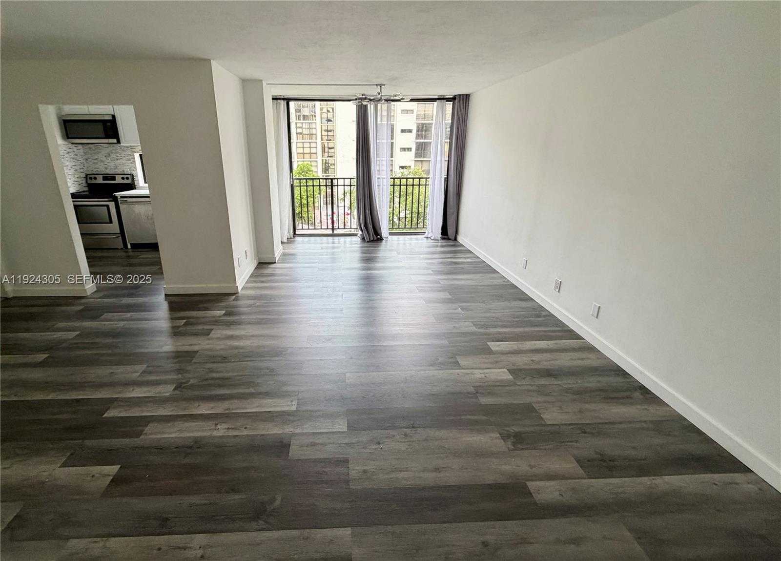 Small Image of 16909 NORTH BAY RD #504, Sunny Isles Beach Number 1