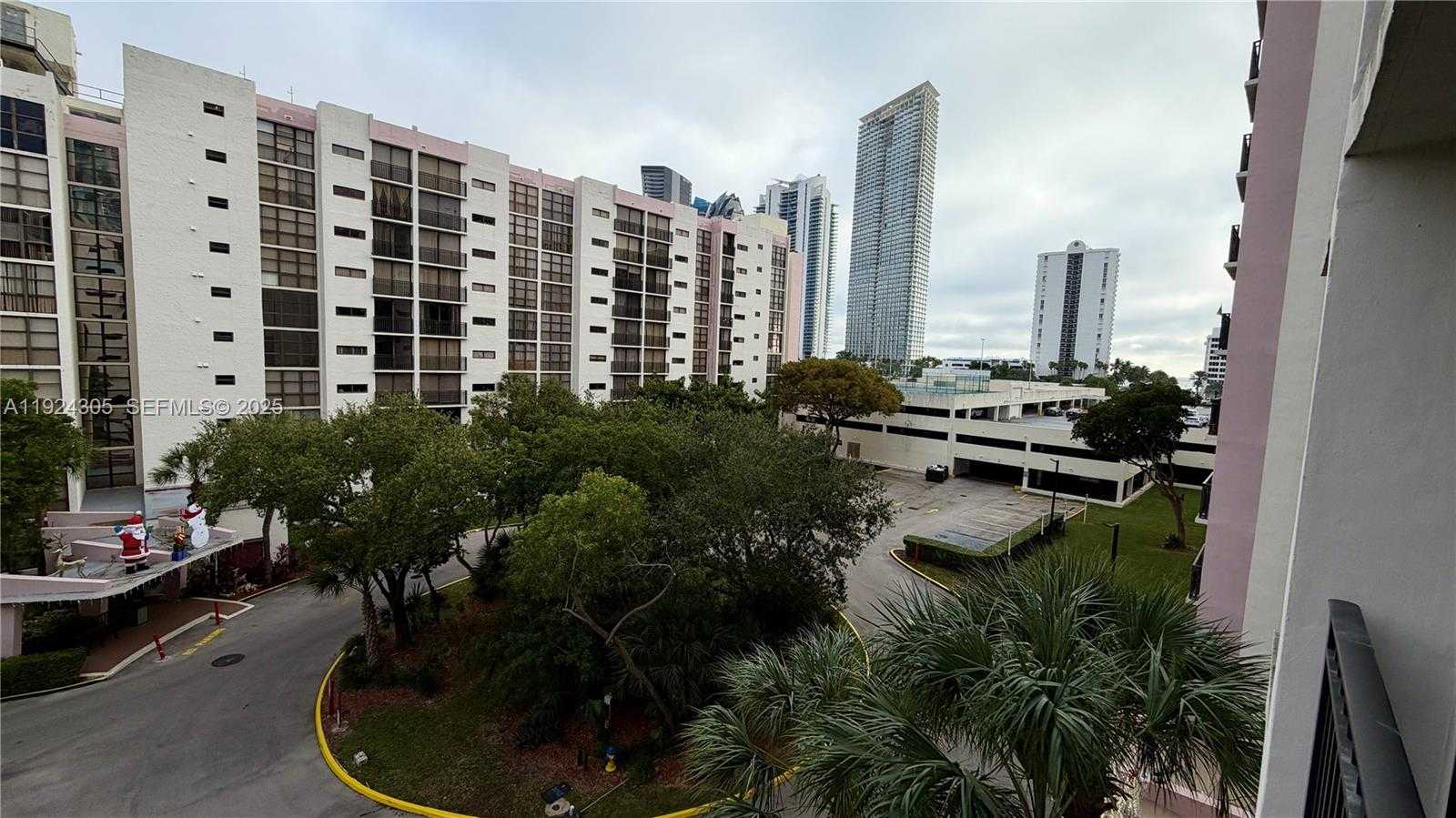 Small Image of 16909 NORTH BAY RD #504, Sunny Isles Beach Number 17