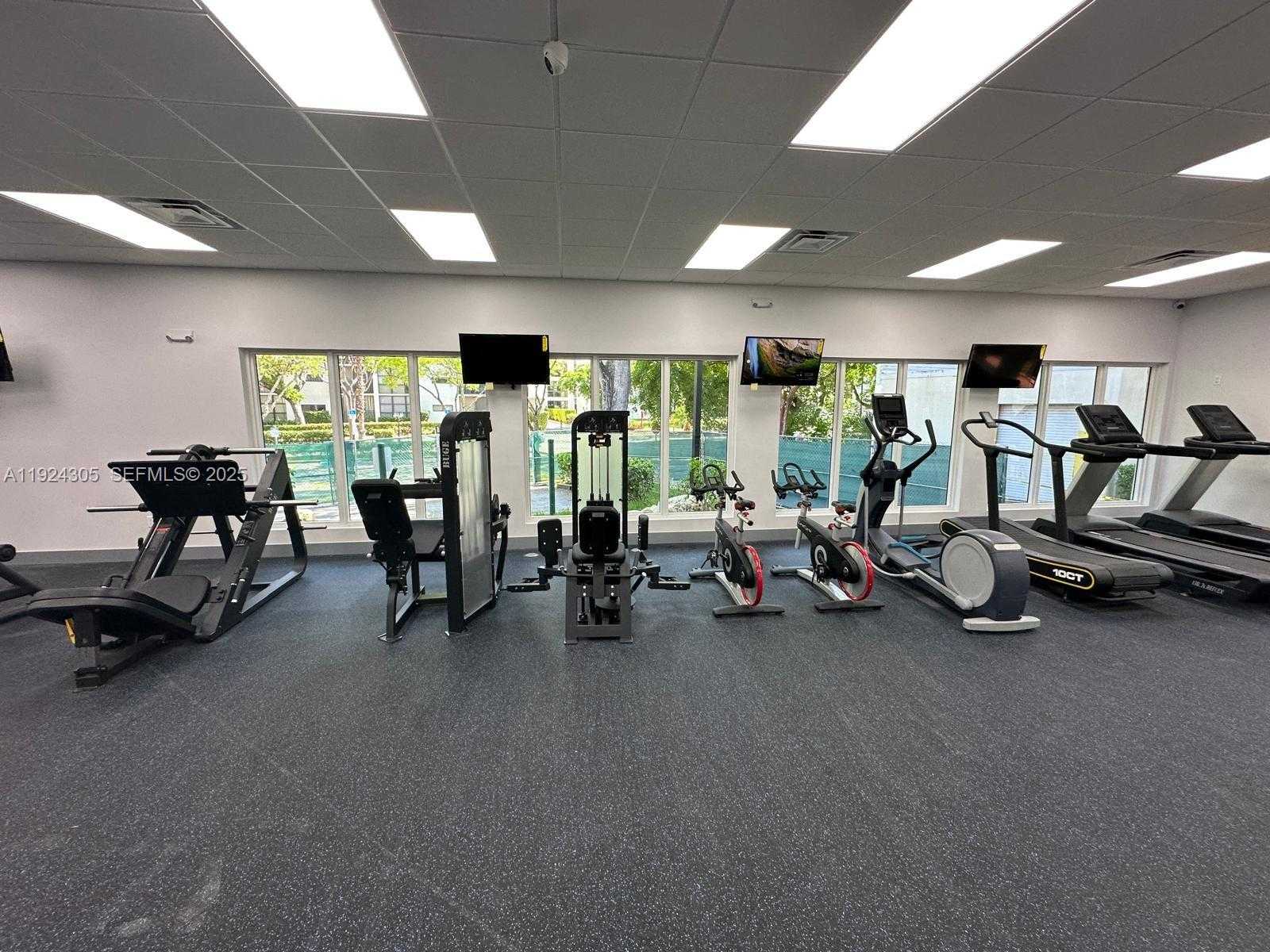 Small Image of 16909 NORTH BAY RD #504, Sunny Isles Beach Number 24