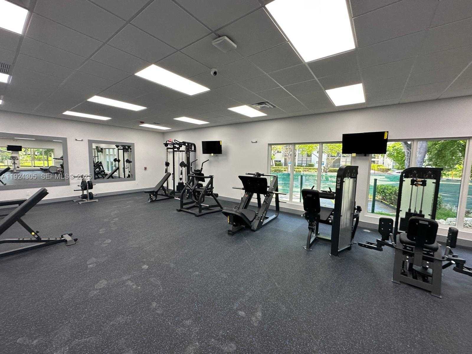 Small Image of 16909 NORTH BAY RD #504, Sunny Isles Beach Number 25