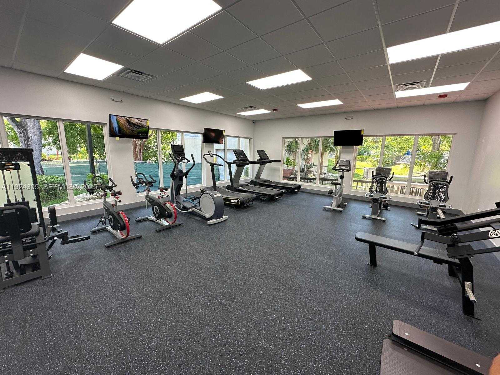 Small Image of 16909 NORTH BAY RD #504, Sunny Isles Beach Number 27