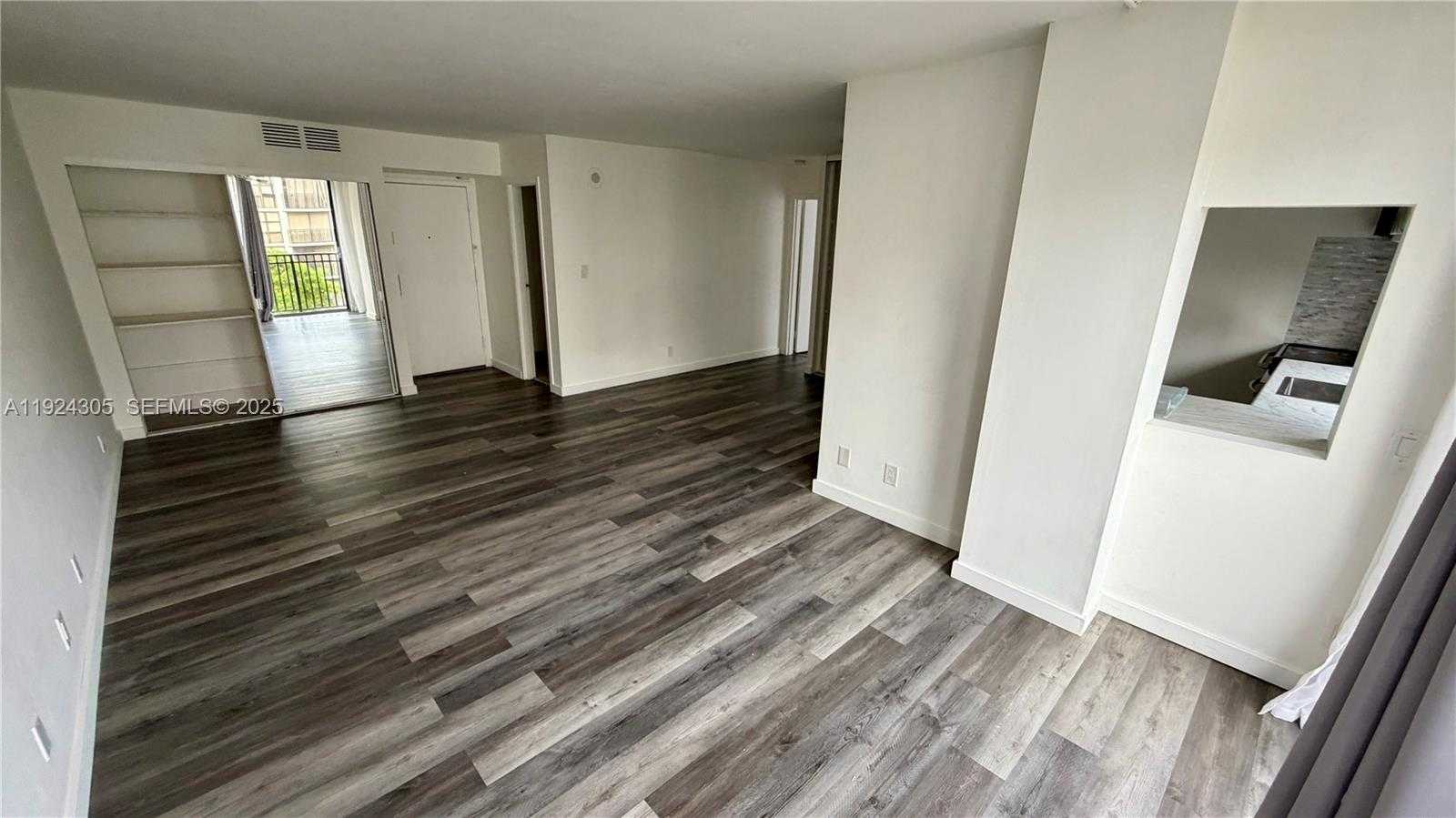 Small Image of 16909 NORTH BAY RD #504, Sunny Isles Beach Number 3