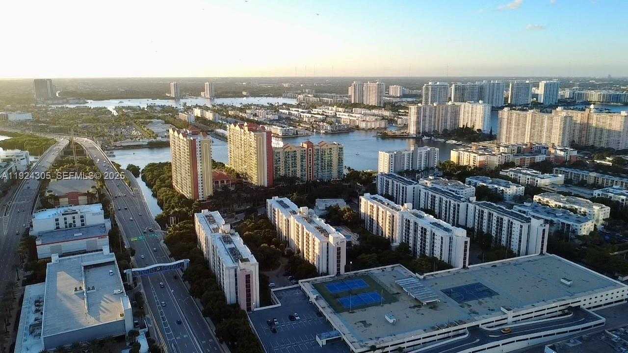 Small Image of 16909 NORTH BAY RD #504, Sunny Isles Beach Number 34