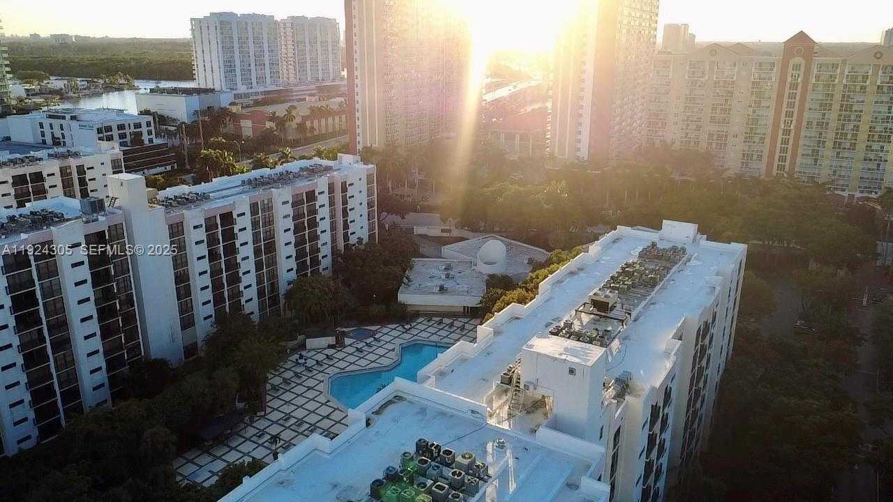 Small Image of 16909 NORTH BAY RD #504, Sunny Isles Beach Number 38