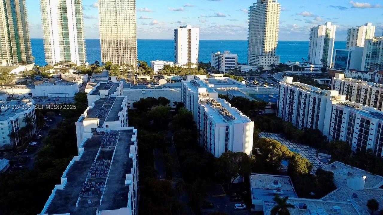 Small Image of 16909 NORTH BAY RD #504, Sunny Isles Beach Number 47
