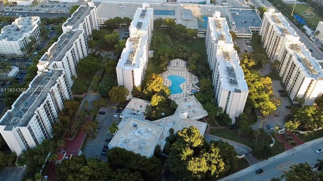 Small Image of 16909 NORTH BAY RD #504, Sunny Isles Beach Number 49