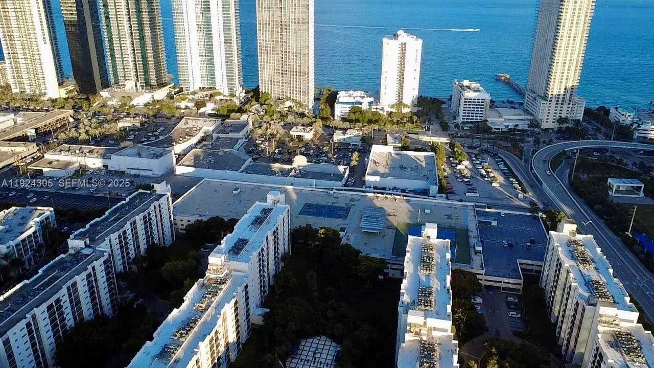 Small Image of 16909 NORTH BAY RD #504, Sunny Isles Beach Number 52