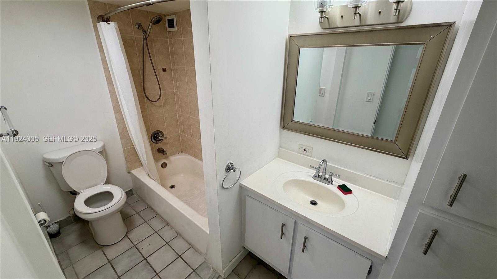 Small Image of 16909 NORTH BAY RD #504, Sunny Isles Beach Number 6