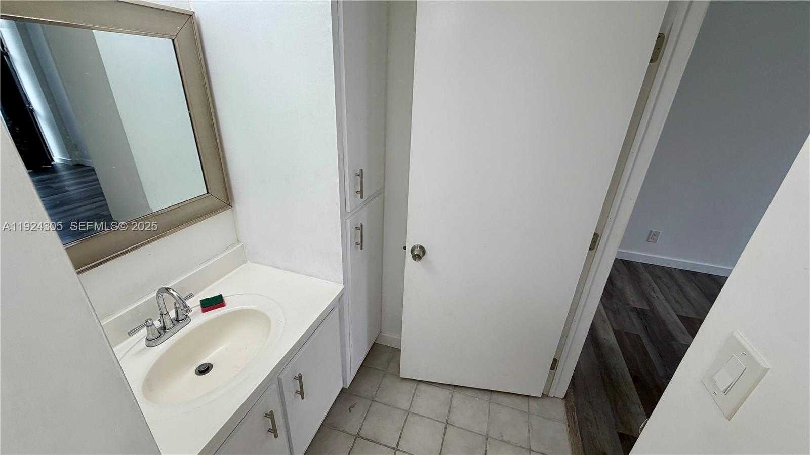 Small Image of 16909 NORTH BAY RD #504, Sunny Isles Beach Number 7