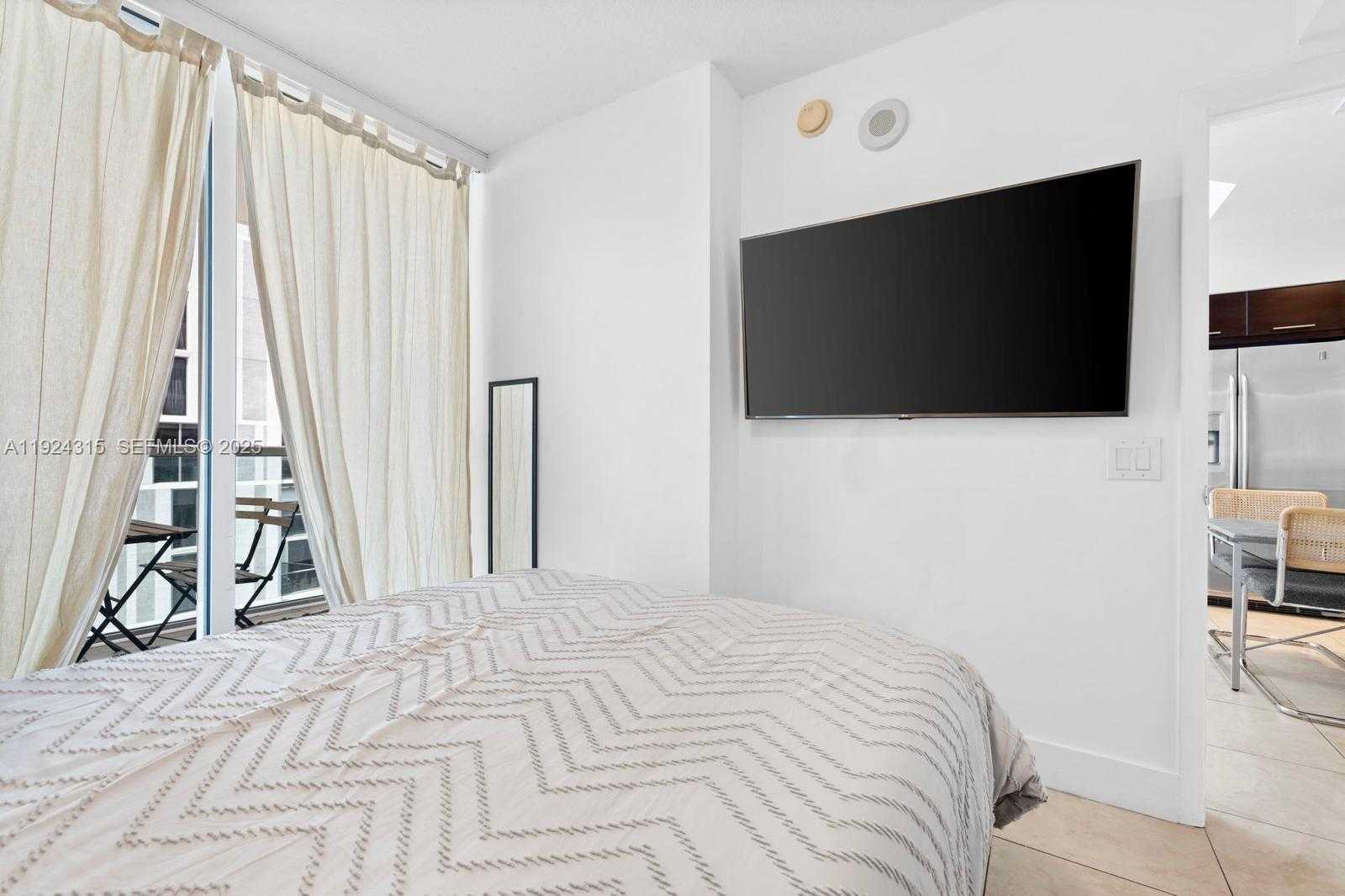 Small Image of 41 SOUTH EAST 5TH ST #510, Miami Number 16