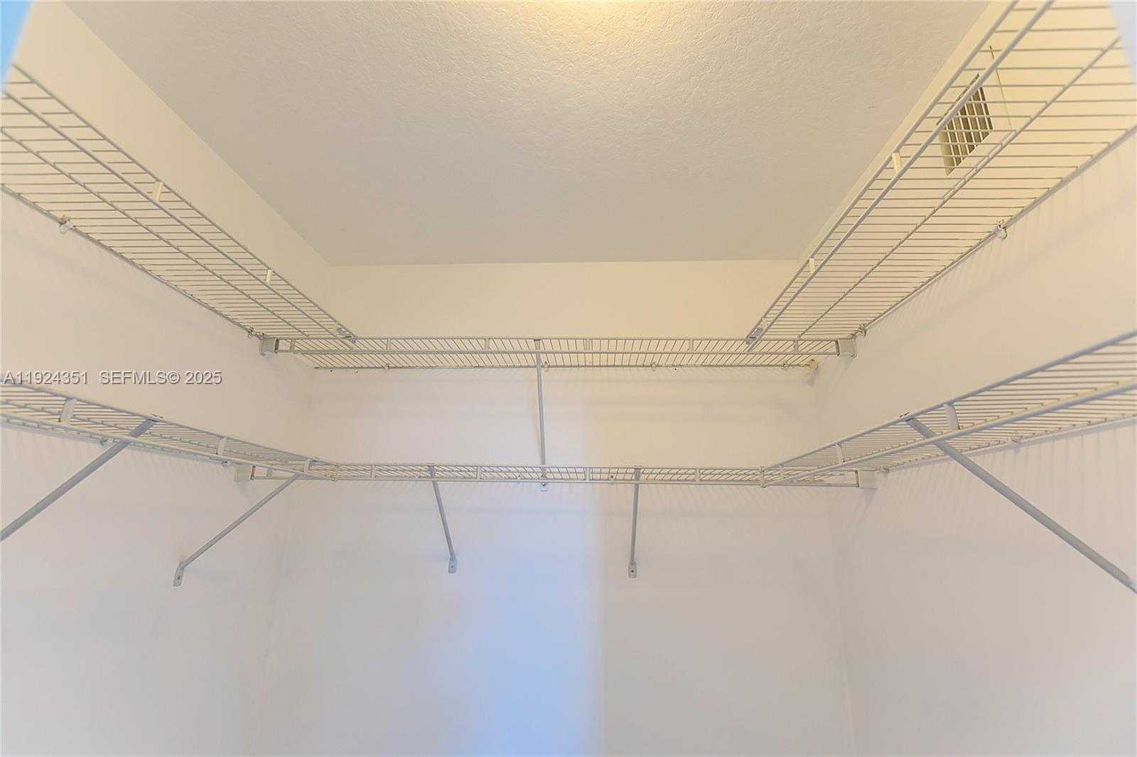 Small Image of 325 SOUTH BISCAYNE BLVD #2424, Miami Number 14